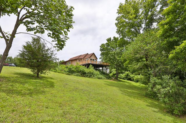 311 College Street, Crane, MO 65633