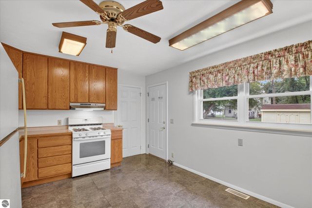 143 W Marshall Street, Alma, MI 48801