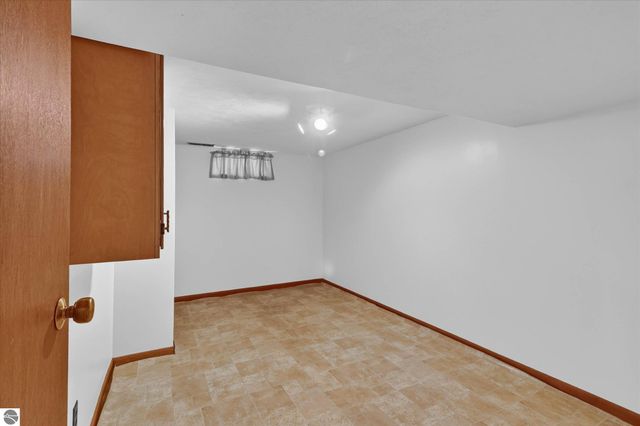 143 W Marshall Street, Alma, MI 48801