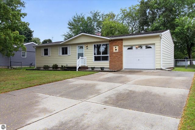 143 W Marshall Street, Alma, MI 48801