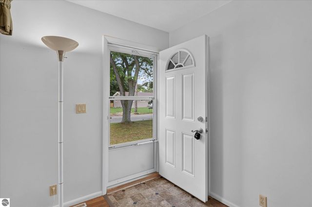 143 W Marshall Street, Alma, MI 48801