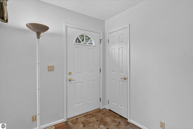 143 W Marshall Street, Alma, MI 48801