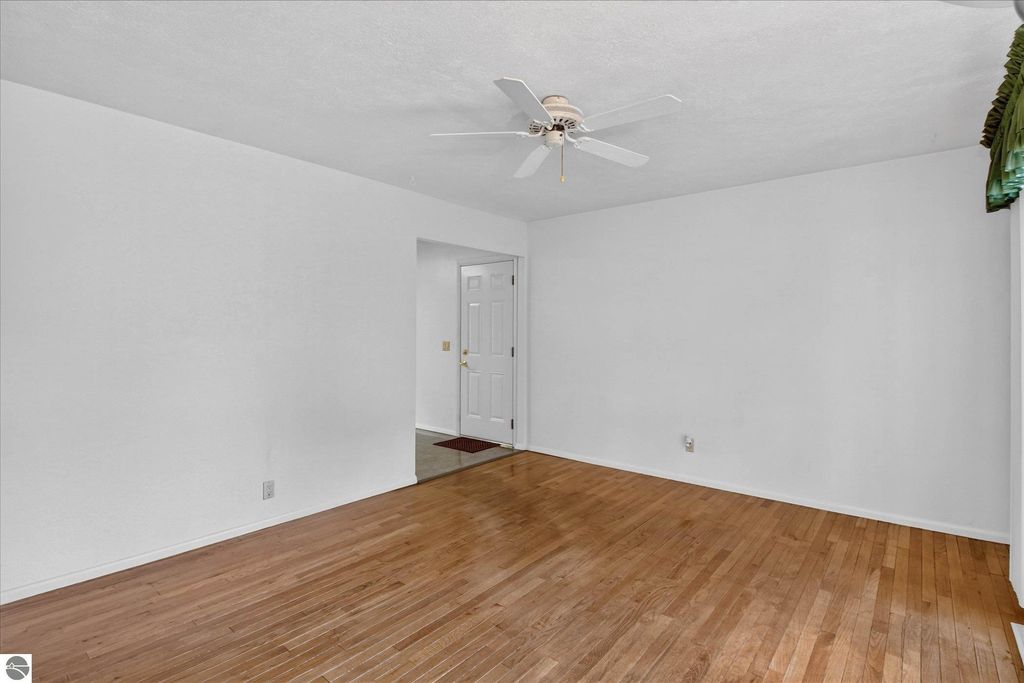 Image 10 of property listing at 143 W Marshall Street, Alma, MI 48801