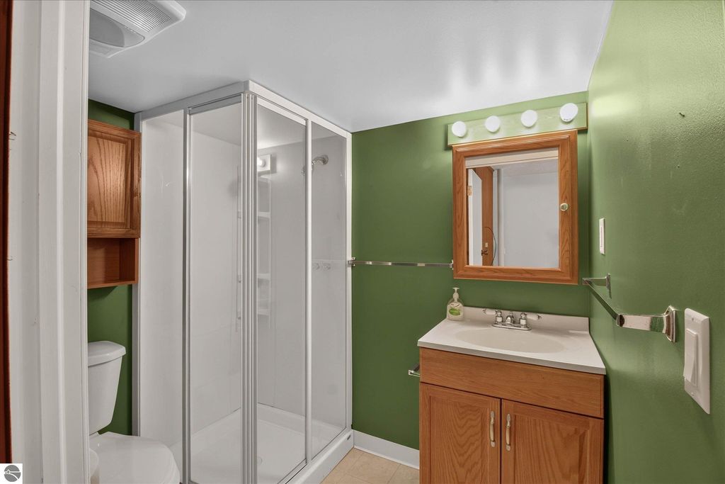 Image 16 of property listing at 143 W Marshall Street, Alma, MI 48801