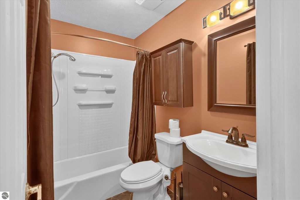 Image 24 of property listing at 143 W Marshall Street, Alma, MI 48801