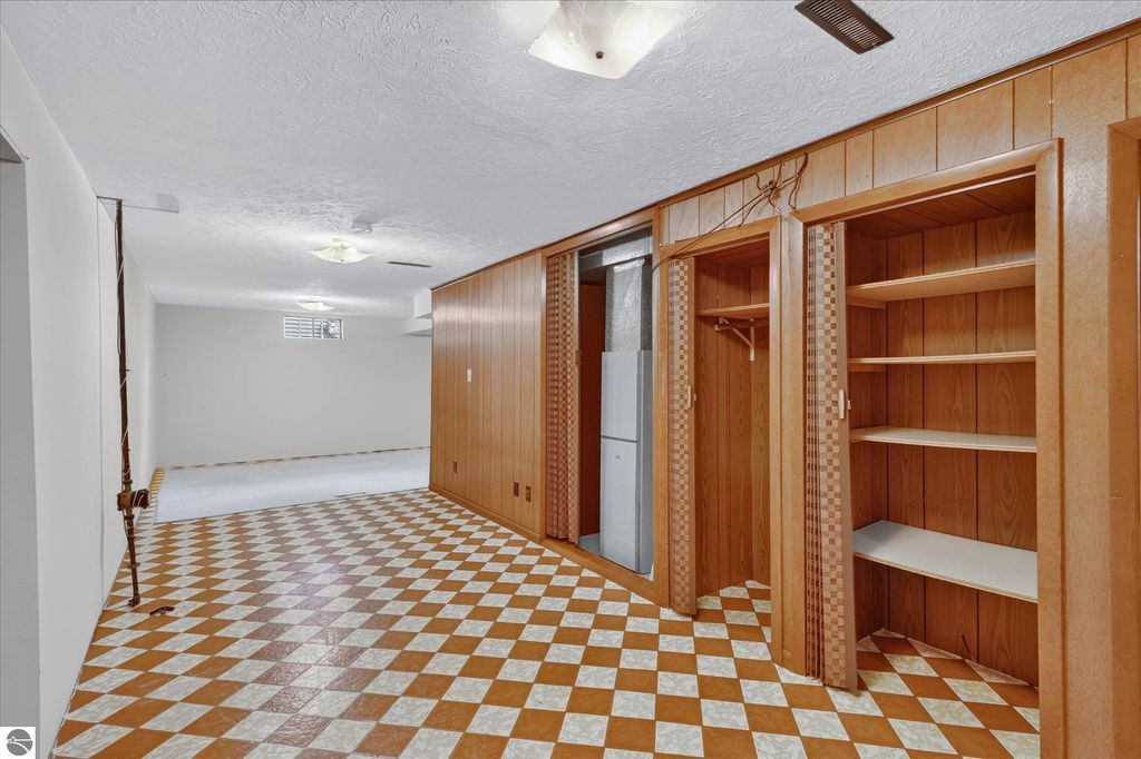 Image 29 of property listing at 143 W Marshall Street, Alma, MI 48801