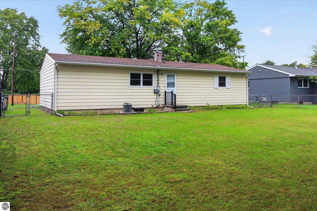 Image 39 of property listing at 143 W Marshall Street, Alma, MI 48801