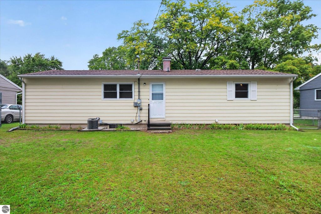 Image 40 of property listing at 143 W Marshall Street, Alma, MI 48801