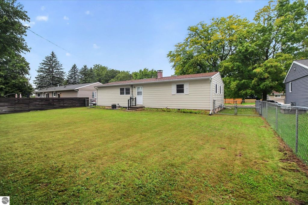 Image 41 of property listing at 143 W Marshall Street, Alma, MI 48801