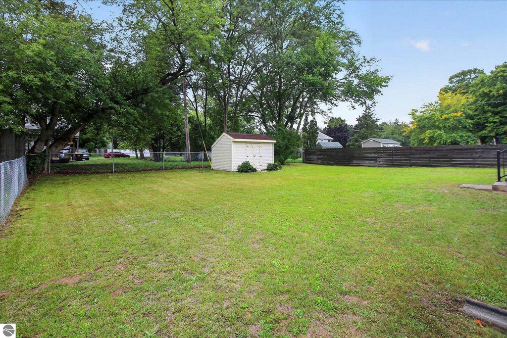 Image 42 of property listing at 143 W Marshall Street, Alma, MI 48801