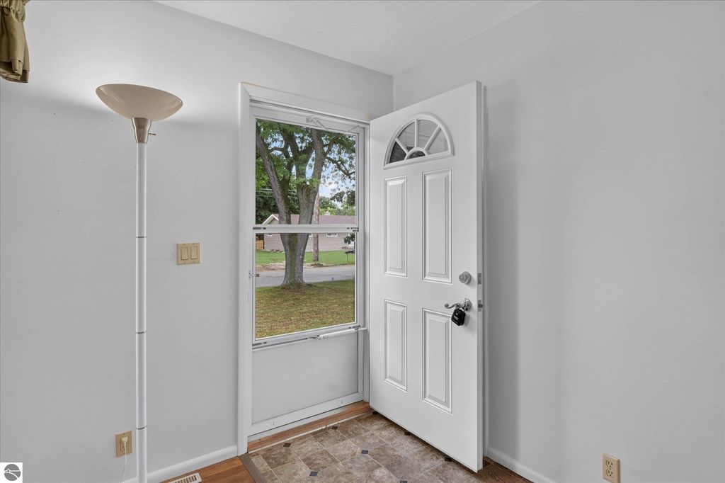 Image 7 of property listing at 143 W Marshall Street, Alma, MI 48801