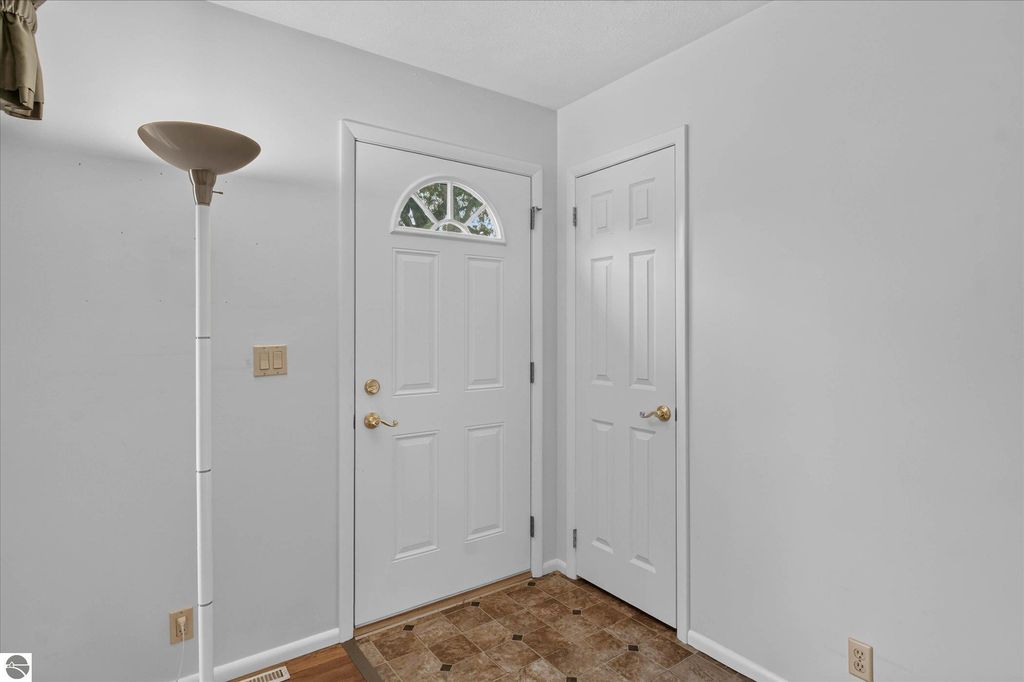Image 8 of property listing at 143 W Marshall Street, Alma, MI 48801