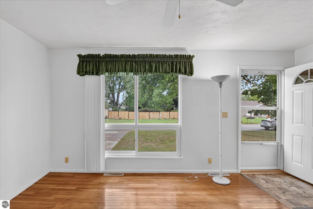 Image 9 of property listing at 143 W Marshall Street, Alma, MI 48801