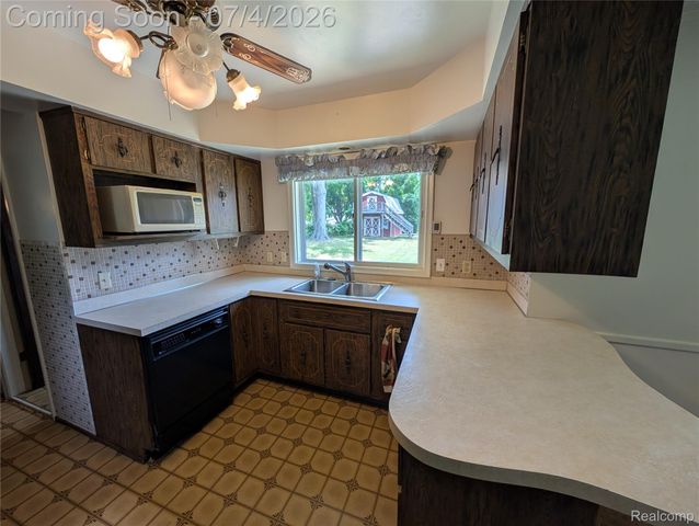 1444 Knollridge Lane, Flint Charter Township, MI 48507
