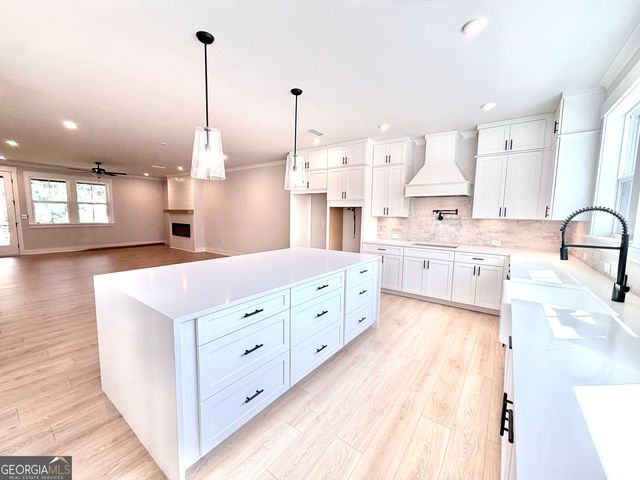 111 Bridgecrest Road, Roswell, GA 30075