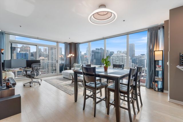 757 N Orleans Street 2106, Chicago, IL 60654