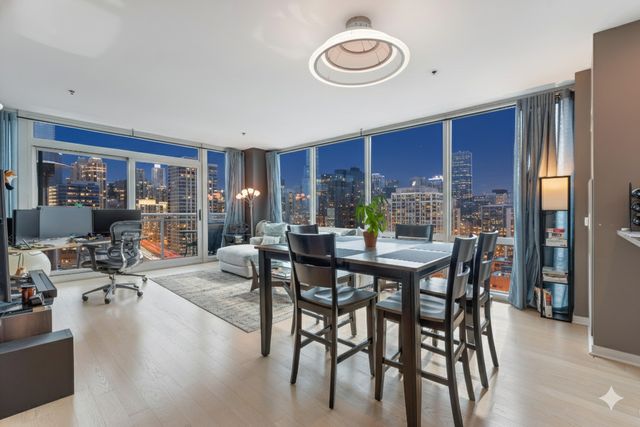 757 N Orleans Street 2106, Chicago, IL 60654