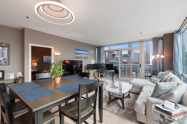 757 N Orleans Street 2106, Chicago, IL 60654