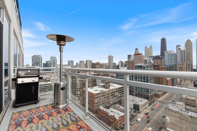 757 N Orleans Street 2106, Chicago, IL 60654