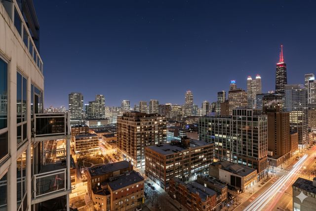 757 N Orleans Street 2106, Chicago, IL 60654