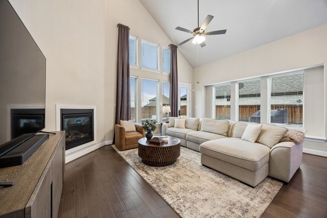 511 Grand Oak Drive, Fate, TX 75189