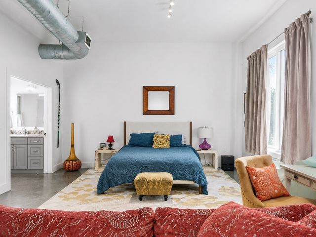 2502 Live Oak Street 322, Dallas, TX 75204