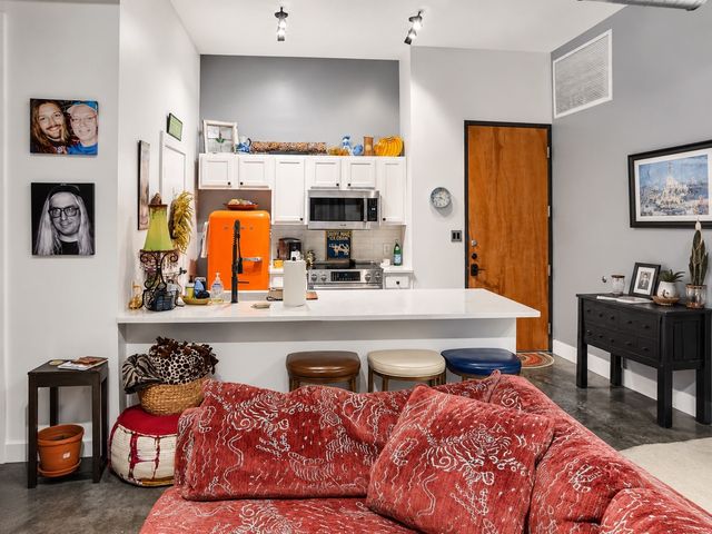 2502 Live Oak Street 322, Dallas, TX 75204