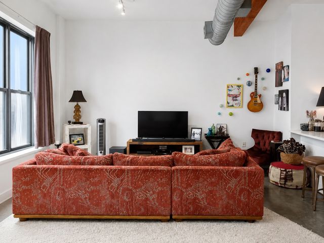 2502 Live Oak Street 322, Dallas, TX 75204