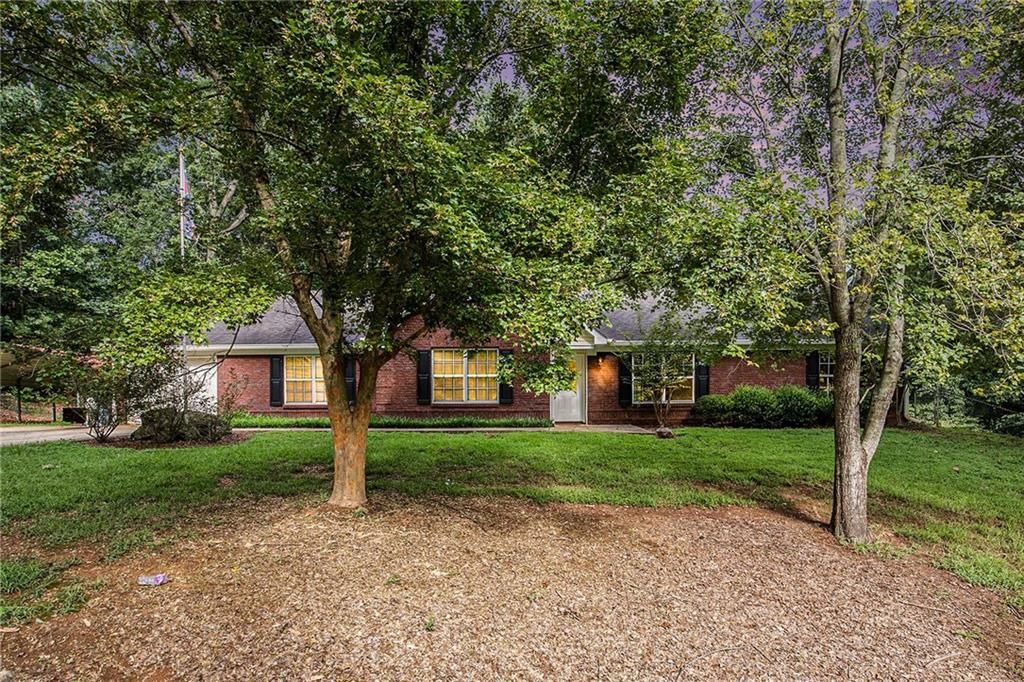 132 Buckeye Point, Commerce, GA 30530