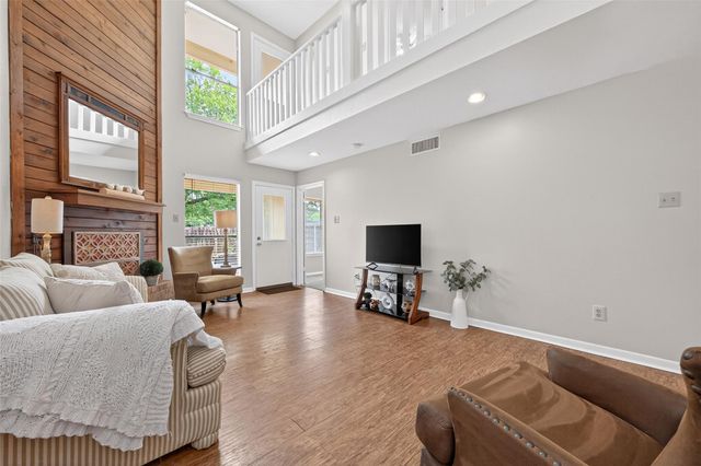 113 Normal Park Drive B, Huntsville, TX 77320