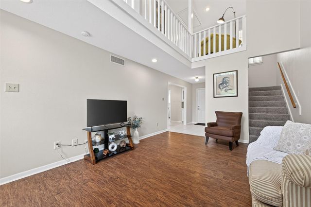 113 Normal Park Drive B, Huntsville, TX 77320