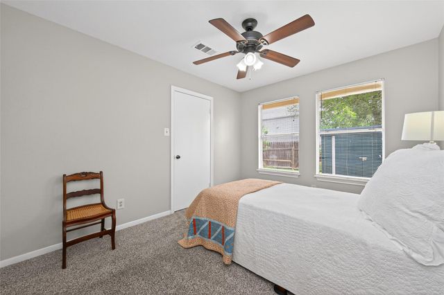 113 Normal Park Drive B, Huntsville, TX 77320