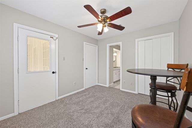113 Normal Park Drive B, Huntsville, TX 77320