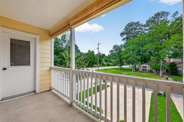 113 Normal Park Drive B, Huntsville, TX 77320