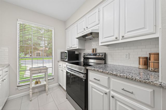 113 Normal Park Drive B, Huntsville, TX 77320