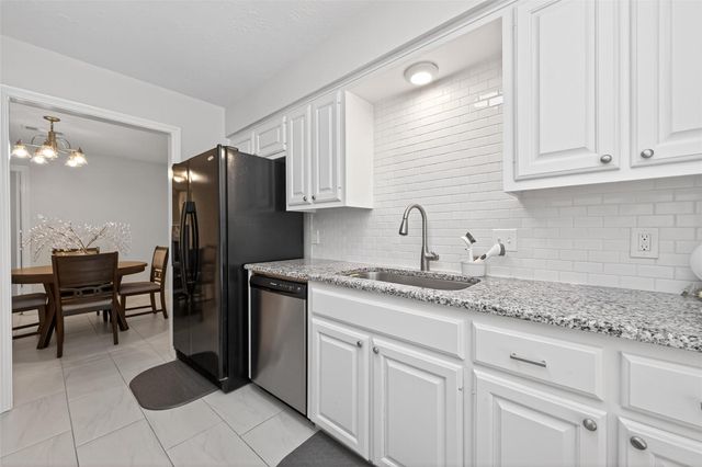 113 Normal Park Drive B, Huntsville, TX 77320