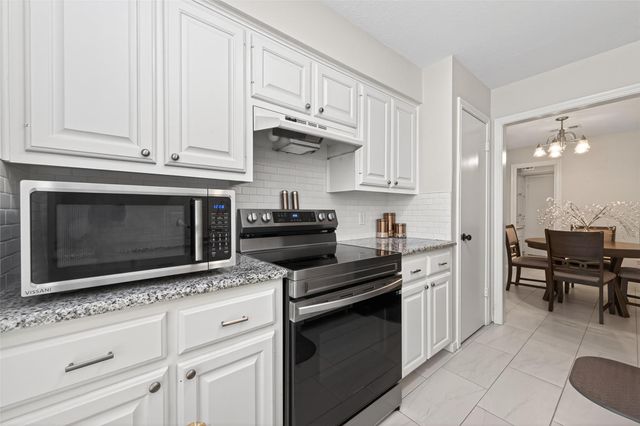113 Normal Park Drive B, Huntsville, TX 77320