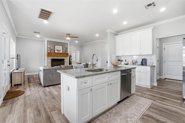 4254 Mesa Dr, Elgin, OK 73538