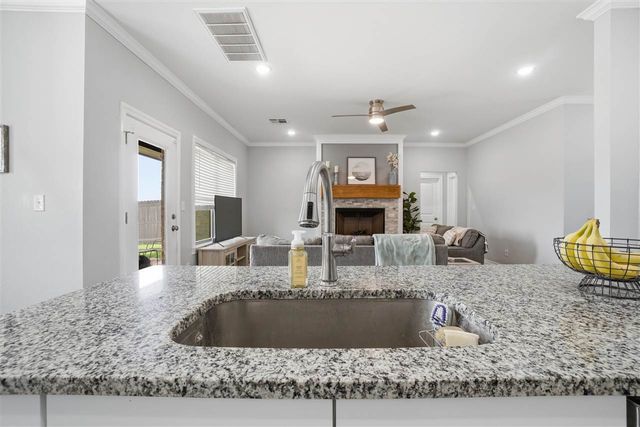 4254 Mesa Dr, Elgin, OK 73538