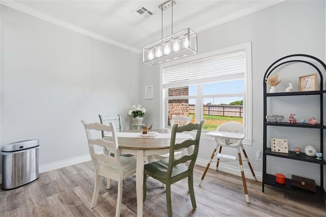 4254 Mesa Dr, Elgin, OK 73538