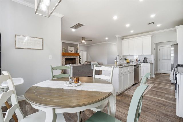 4254 Mesa Dr, Elgin, OK 73538
