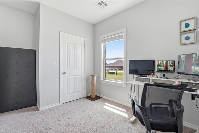 4254 Mesa Dr, Elgin, OK 73538