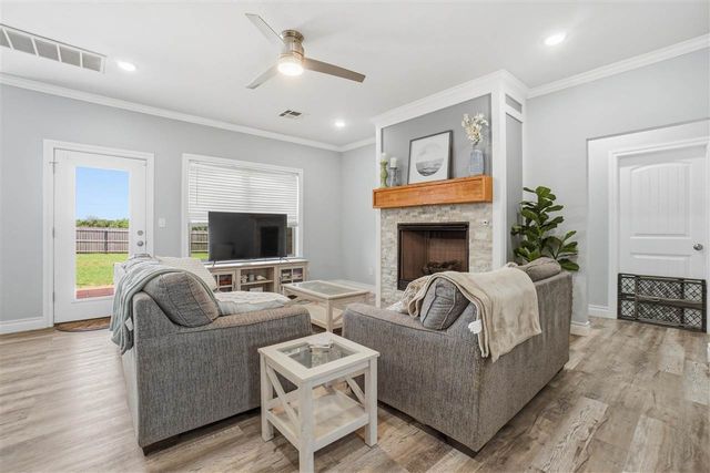 4254 Mesa Dr, Elgin, OK 73538