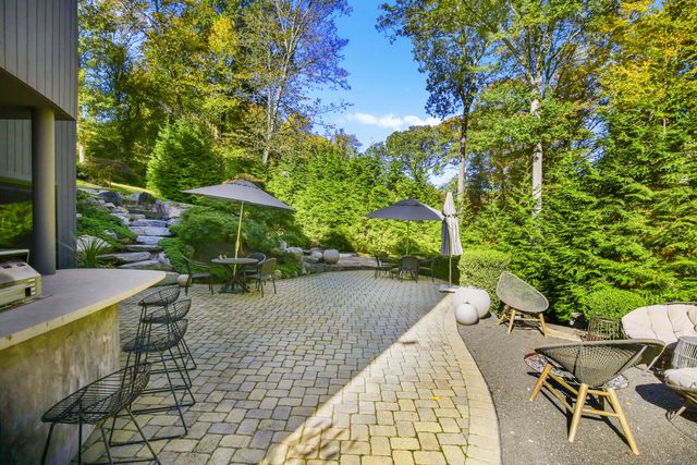 210 Red Fox Road, Stamford, CT 06903