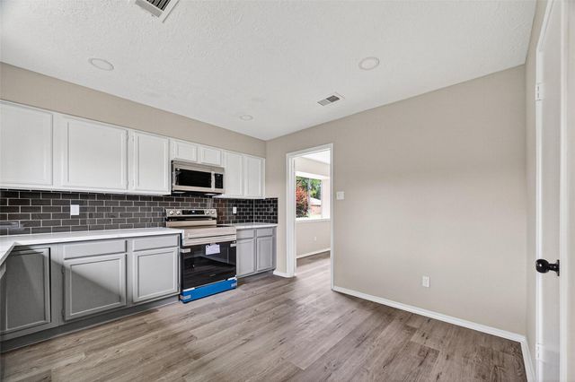 16730 Barkentine Lane, Friendswood, TX 77546