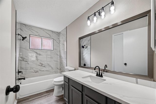 16730 Barkentine Lane, Friendswood, TX 77546