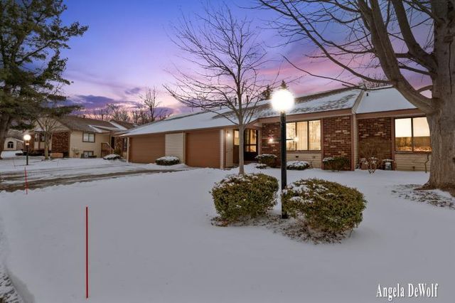 318 Aniline Avenue N, Holland, MI 49424