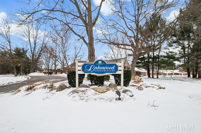 318 Aniline Avenue N, Holland, MI 49424