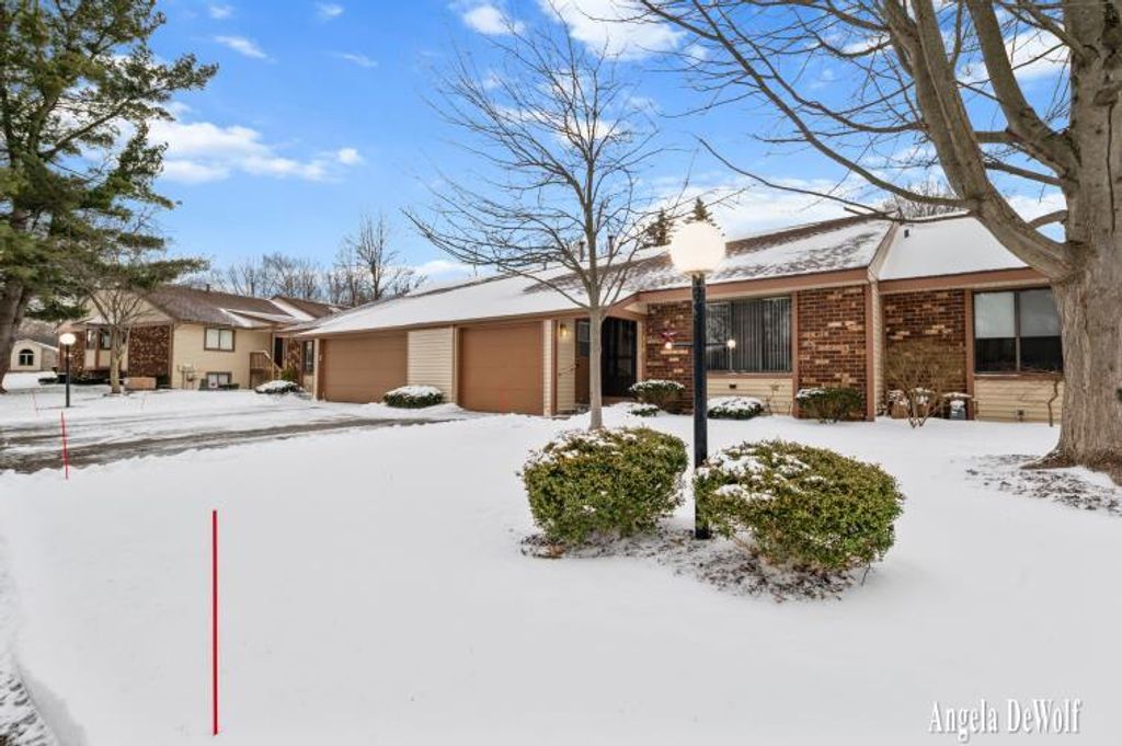 318 Aniline Avenue N, Holland, MI 49424