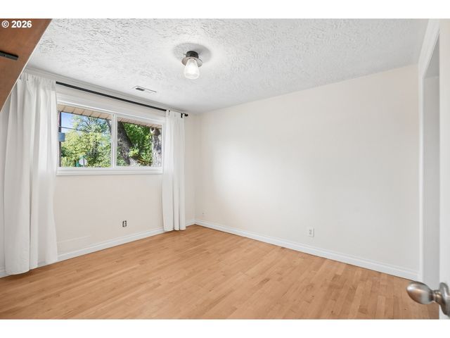17465 Sw BLANTON St, Beaverton, OR 97078